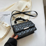 Women’s Diamond-Textured Pleated Handbag