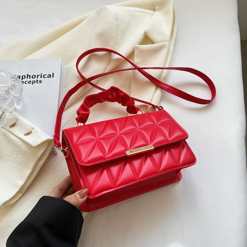 Women’s Diamond-Textured Pleated Handbag